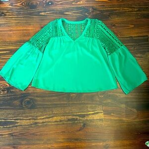 Green woven blouse with lace